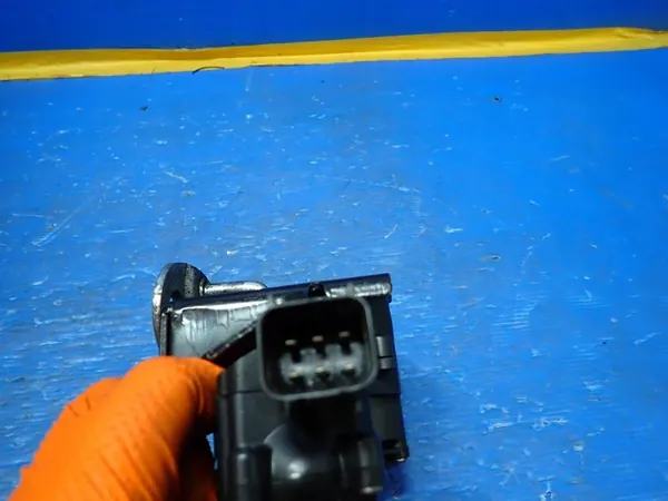 OPEL INSIGNIA BAKDÖRRSLÅS 13581405 image 4