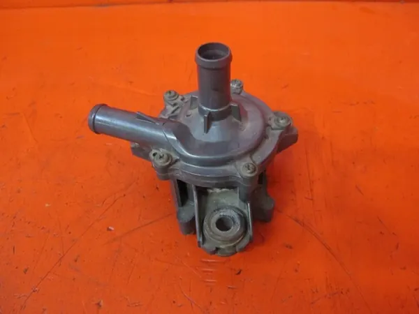 TOYOTA PRIUS 3 III 1.8 HYBRID WATER PUMP G9040-48020 image 2