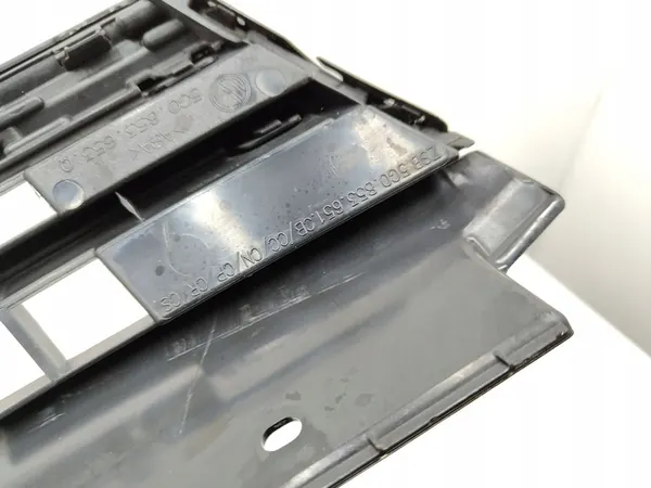 Volkswagen OE 5G0853651CB Grille image 8