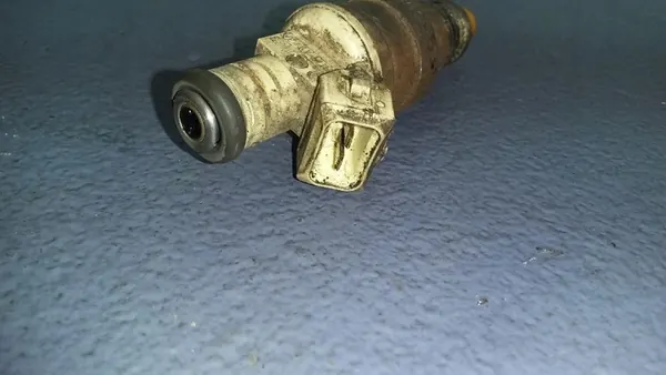 Iniettore VW GOLF II 1.3B 030906031A image 3