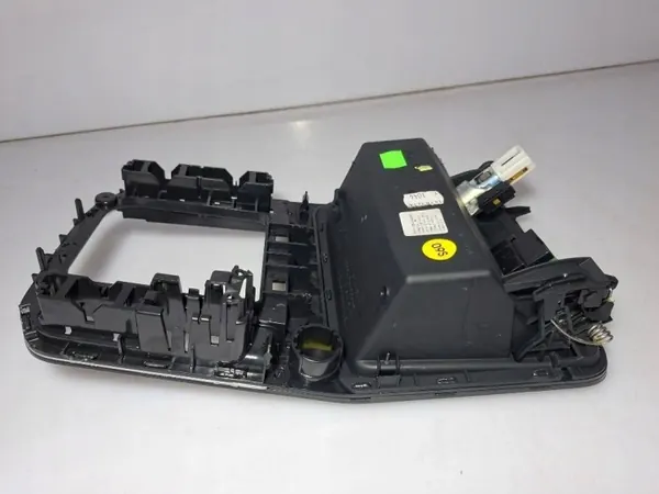 OEM 517863284A Voorste tunnelasbak voor VW Golf Sportsvan image 10