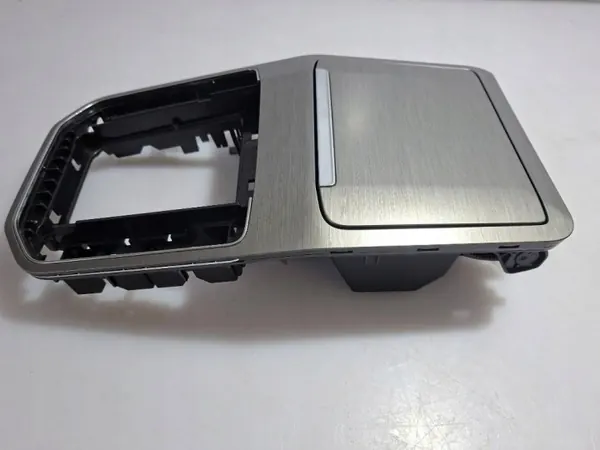 OEM 517863284A Voorste tunnelasbak voor VW Golf Sportsvan image 3