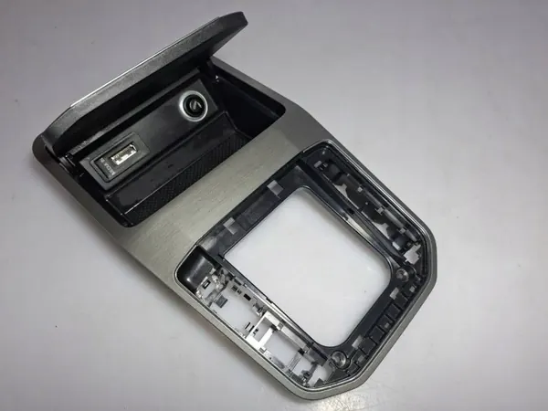 OEM 517863284A Voorste tunnelasbak voor VW Golf Sportsvan image 6