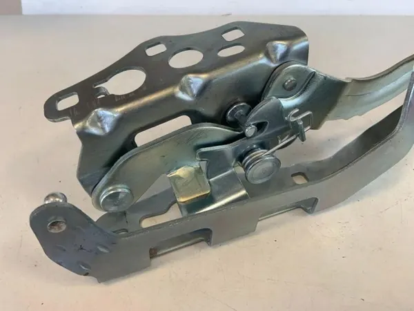 Charnière gauche capot OEM A2058804304 Mercedes-Benz C image 6