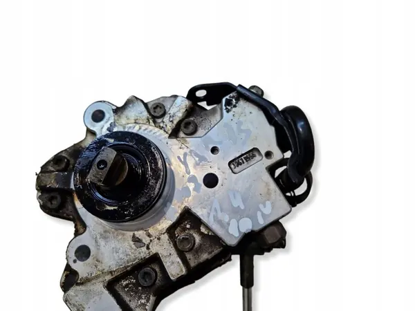 Toyota Yaris Vorder Einspritzpumpe OEM 30671555 image 4