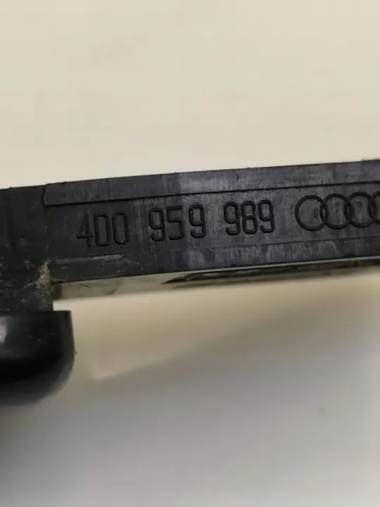Controlador de fecho central Audi OEM 4D0959989 - Usado image 5