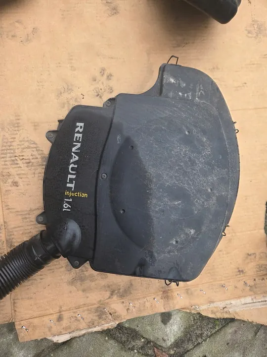 Dacia Sandero I 1.6 8v Ilmansuodattimen Kotelo + Imuletku OEM image 2