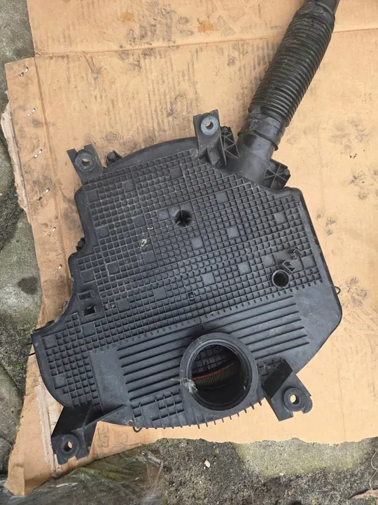 Dacia Sandero I 1.6 8v Ilmansuodattimen Kotelo + Imuletku OEM image 4