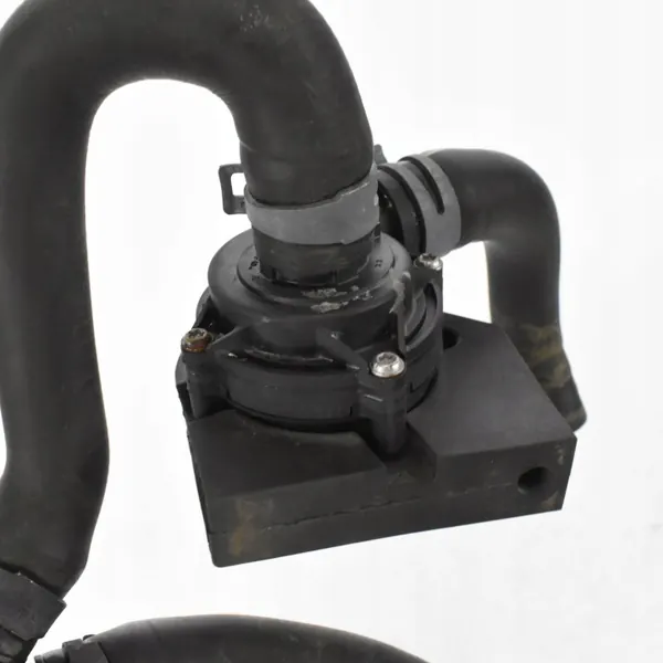 Waterpomp Hulpsslang OEM 5Q0122051FA Gebruikt image 3