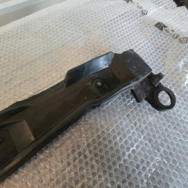 Toyota C-HR II OEM 53827F4070 Mousse d'aile avant droite image 4