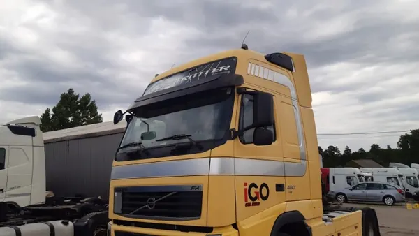 Cabina Volvo FH13 OEM 85103677 - Globetrotter XL 2011 image 2