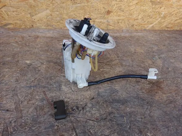 Brandstofpomp AUDI A4 B8 8K A5 8T 8K0919050L image 2