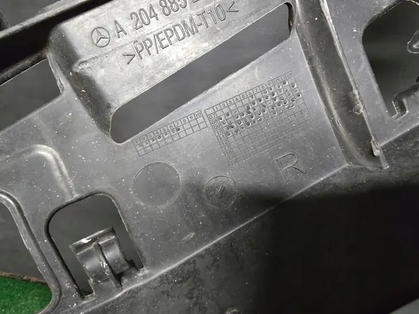 Deslizamento do para-choque dianteiro direito Mercedes GLK W204 A2048852065 image 6