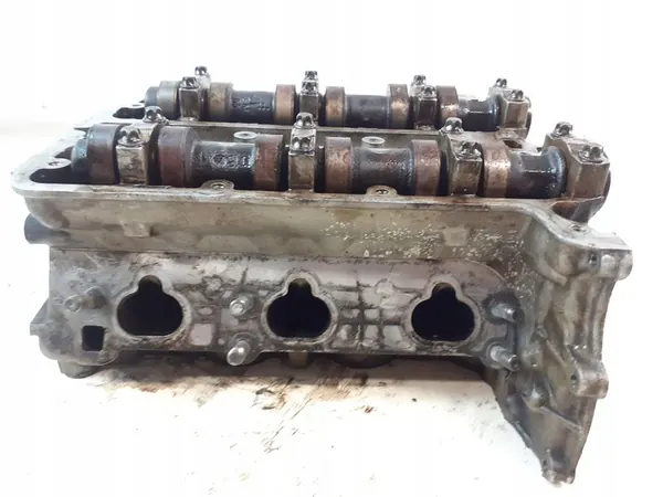 Opel Corsa C 1.0 12V Cylinder Head OE 90400233 image 5