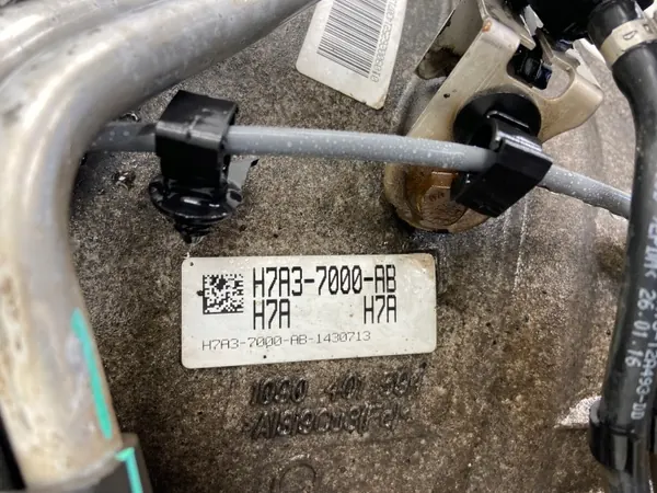 Jaguar vaihteiston vähentäjä OEM H7A3-7000-AB GX63-7K780-BB image 3