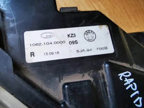 Skoda Rapid Halógeno LED + Quadro Direito 12-17 image 5