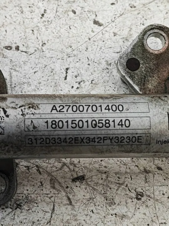 Mercedes-Benz CLA C117 ruiskutusraide OEM A2700701400 image 3
