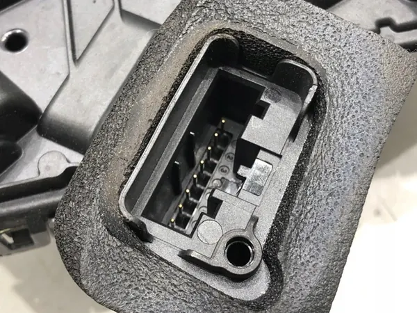 Bakre högra dörrlås VW Touran 5TA839016H image 3