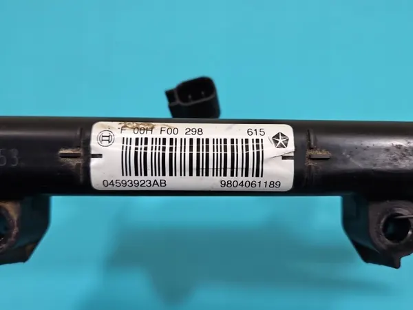 Suutinraide OEM 04593923AB Dodge Grand Caravanille image 3