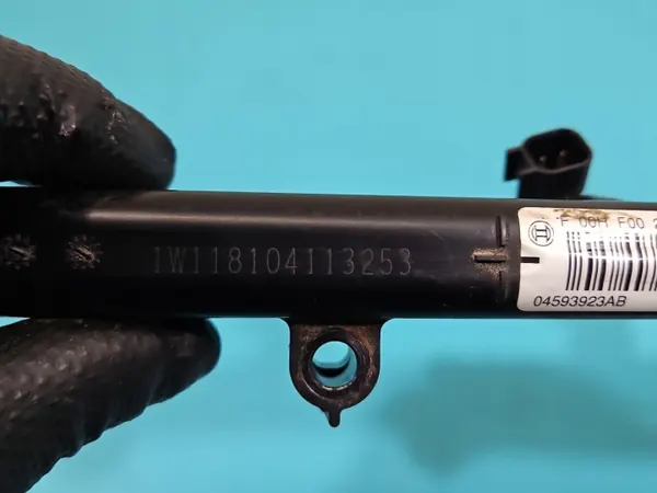 Suutinraide OEM 04593923AB Dodge Grand Caravanille image 4