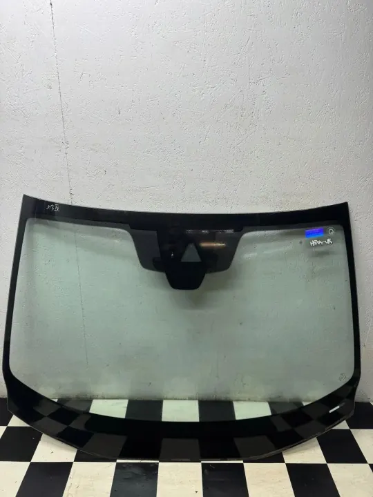 Parabrisas delantero Mazda OE usado OEM 43R-010679 image 10