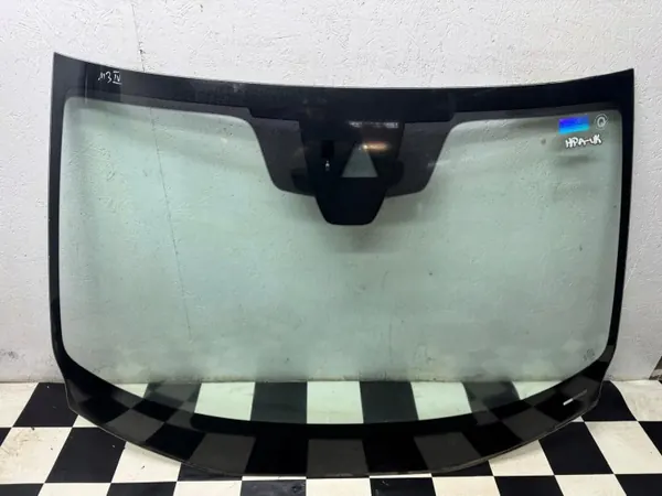 Parabrisas delantero Mazda OE usado OEM 43R-010679 image 3