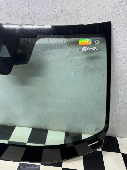 Parabrisas delantero Mazda OE usado OEM 43R-010679 image 6