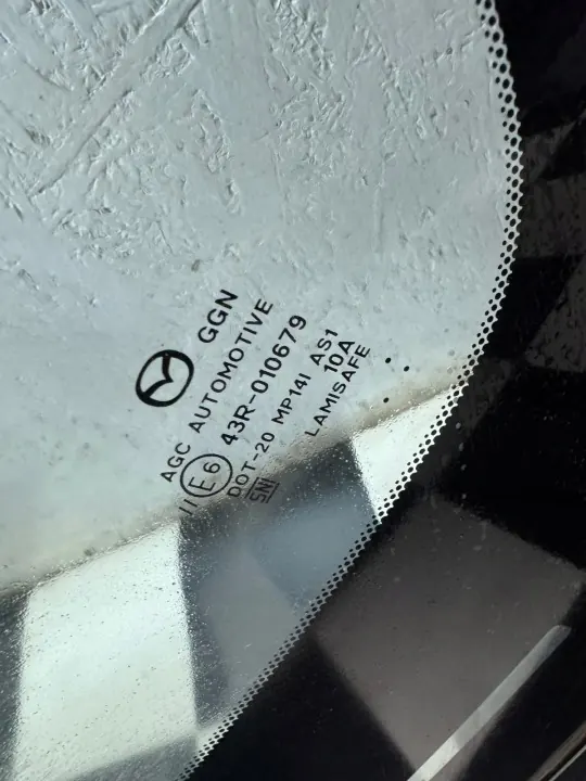 Parabrisas delantero Mazda OE usado OEM 43R-010679 image 7