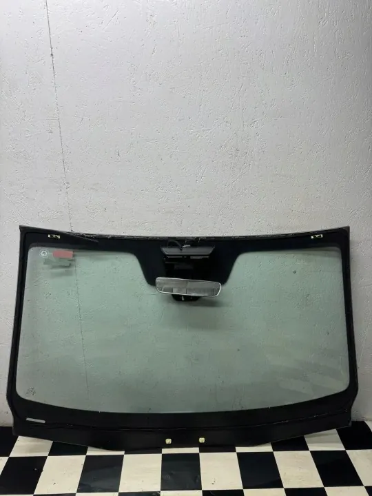 Parabrisas delantero Mazda OE usado OEM 43R-010679 image 8