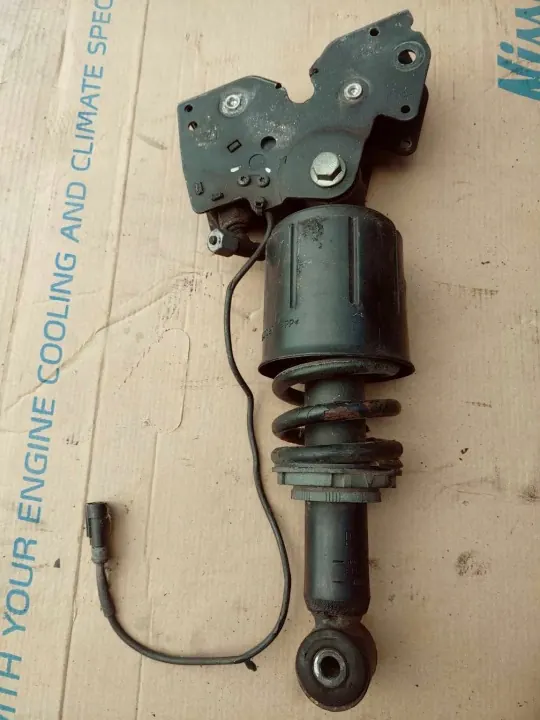 DAF XF 106 hytlåsdämpare OEM 1936405 - Begagnad image 3