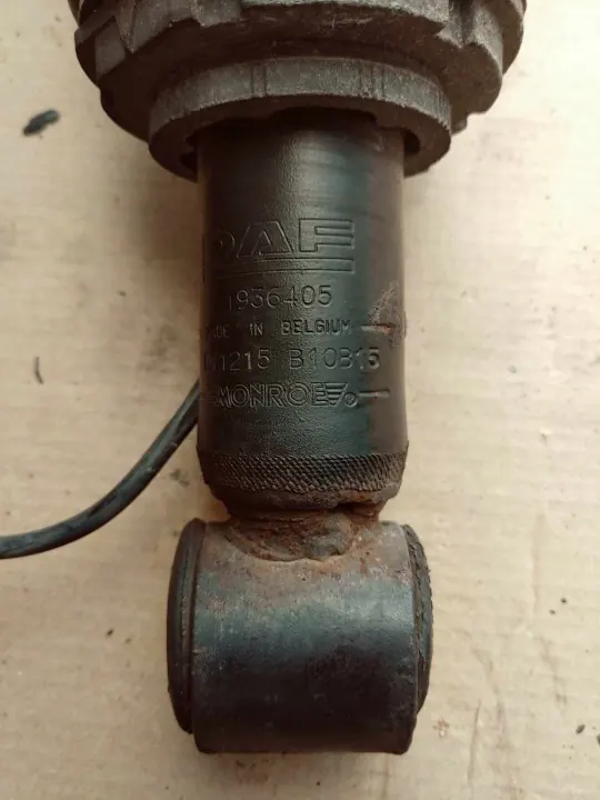 DAF XF 106 hytlåsdämpare OEM 1936405 - Begagnad image 4