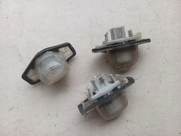 HONDA HR-V I 99-05 Luz de Placa image 2