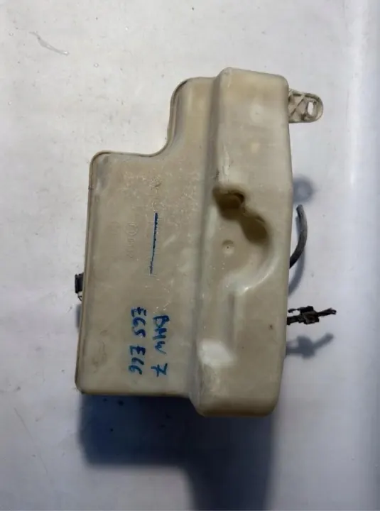 Scheibenwaschbehälter BMW 7148064 für 7er E65/E66 (2001-2005) image 2