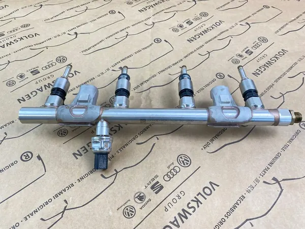 Iniettori AUDI A3 8V 2.0TFSI 06G906036B 06L133317E image 2