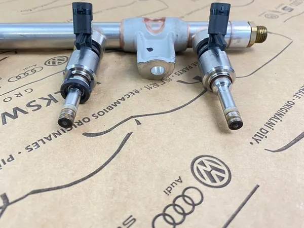 Iniettori AUDI A3 8V 2.0TFSI 06G906036B 06L133317E image 3