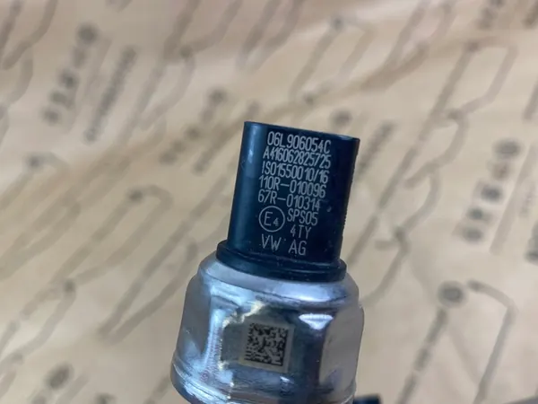 Iniettori AUDI A3 8V 2.0TFSI 06G906036B 06L133317E image 5