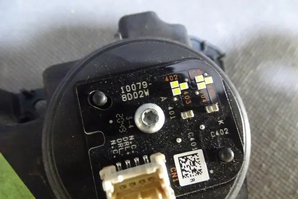 NISSAN PATHFINDER R51 NAVARA D40 Xenon-Umwandler R5135466898 image 3