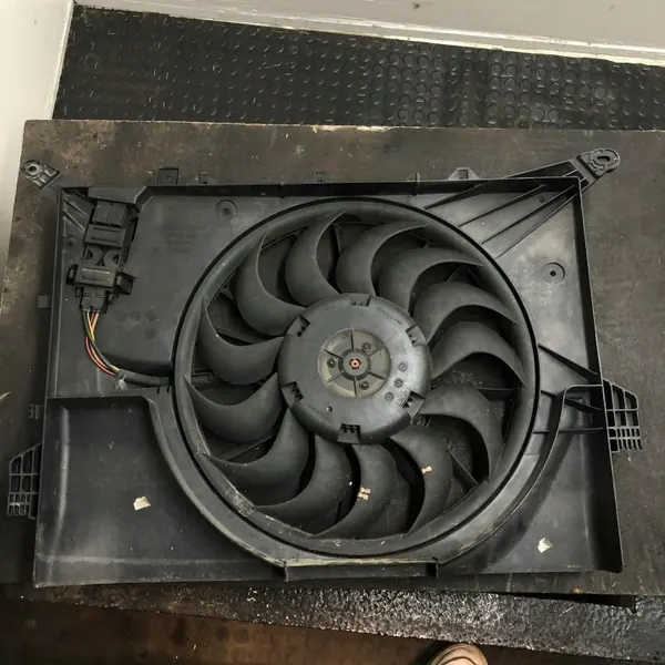 Ventilateur Volvo OEM 30741144 pour V70 II, S60 I image 5