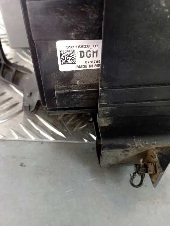 Zekeringkast Opel Insignia B 2017 OEM 39116626 image 4