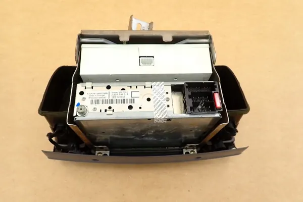 Nissan OE 7642346318 Radio CD-soitin - Harmaa image 6