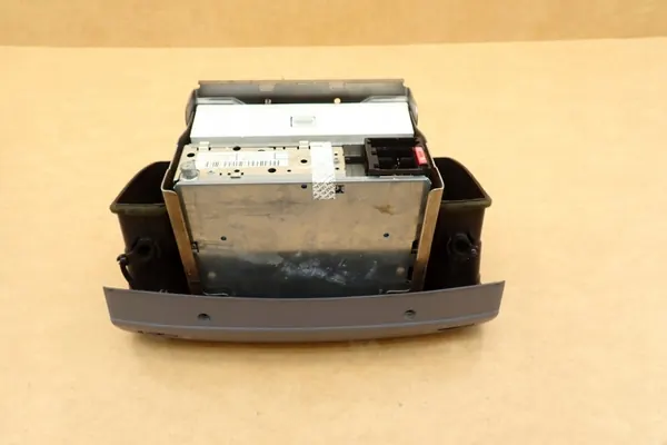 Nissan OE 7642346318 Radio CD-soitin - Harmaa image 8