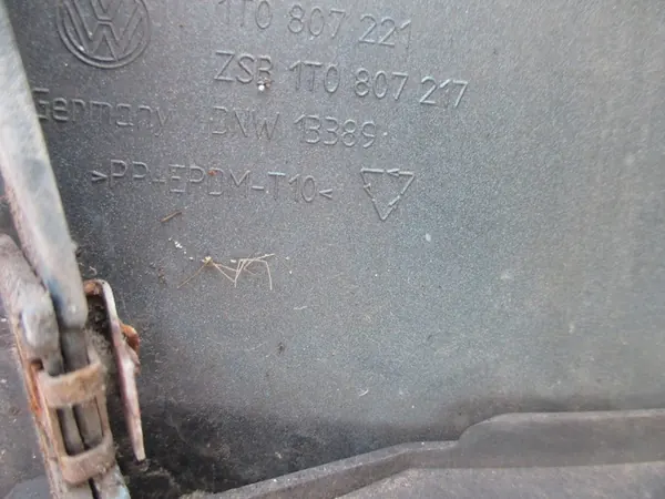 Paraurti anteriore VW Touran 2010-2014 image 4