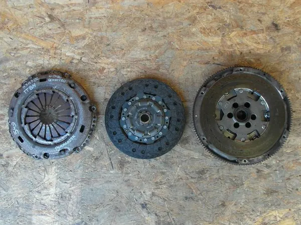 Embreagem AUDI A3 S3 8L TT 8N LEON I CUPRA R image 2