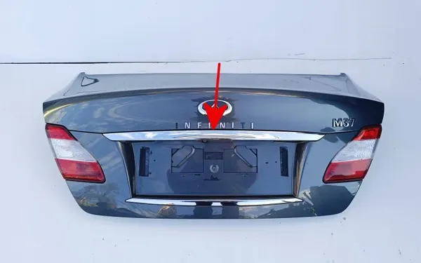 Moldura Chrome OEM para Maletero Infiniti Q70 2010-2013 image 3