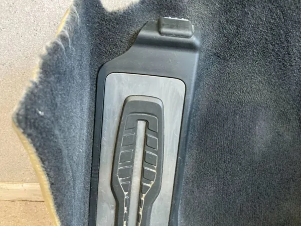 BMW OEM 8070639 framgolvmatta för 5-serie G30 image 8
