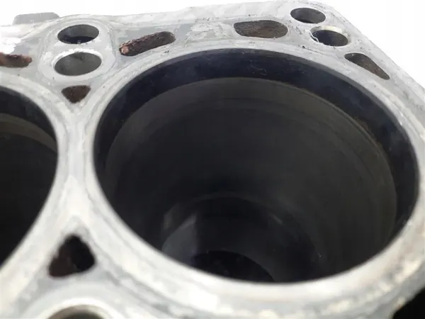Moottorilohko OEM CAYA Skoda Fabia II 1.6TDI:lle image 5
