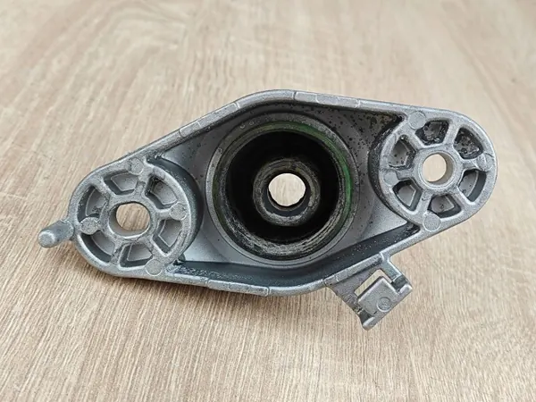 Soporte de escape MB3G5261AB Amarok II Ranger VI usado image 3