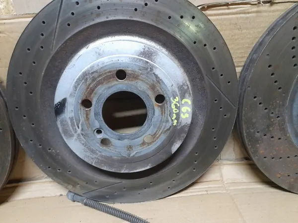 Remschijvenset OEM 250407 360mm Mercedes C63 AMG image 4