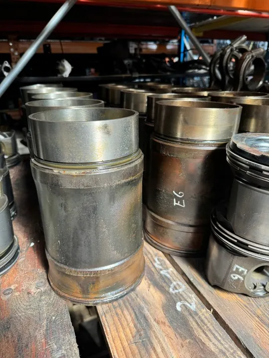 Manga de cilindro do motor Mercedes Actros MP 4 OM 471 image 1