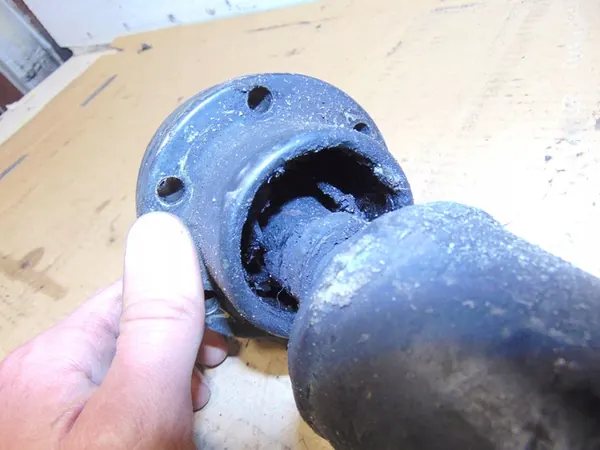 Drivaxel Kia Sorento I 2002 2.4 Bensin Manuell Europa image 2